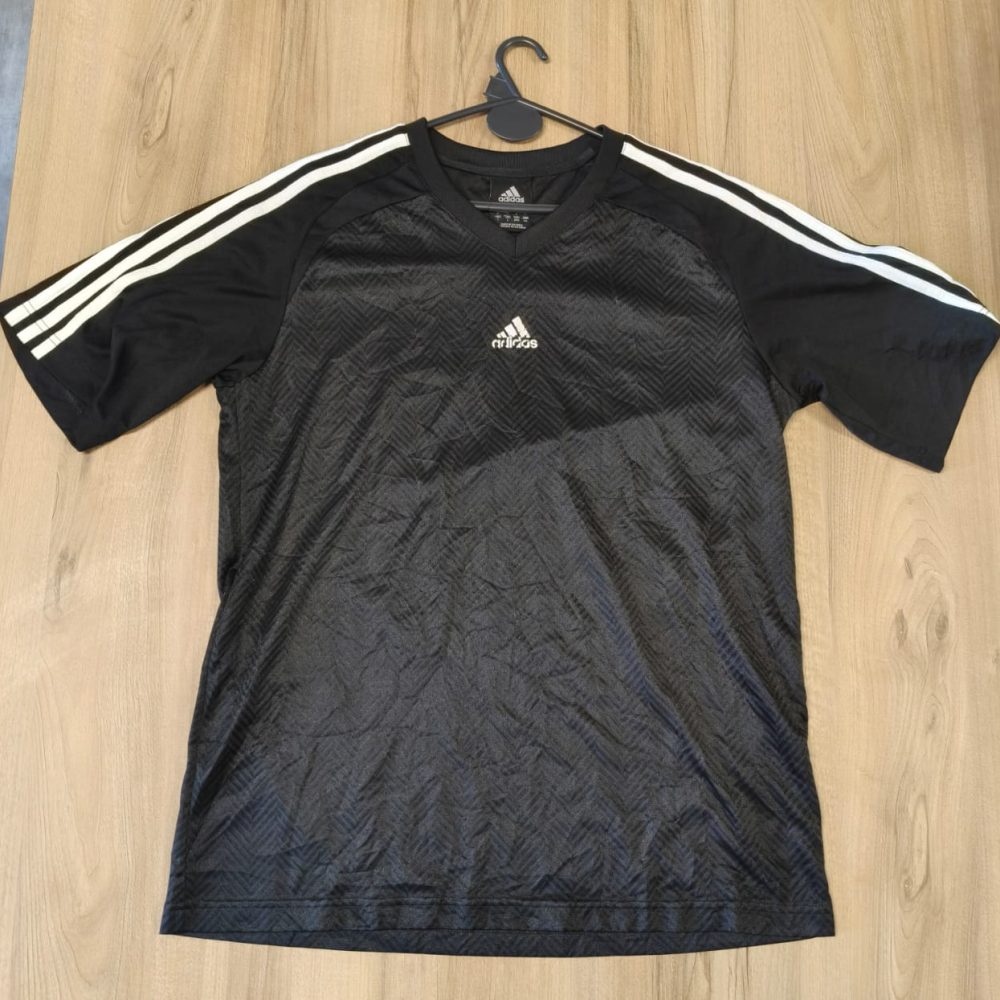 Remera deportiva Adidas