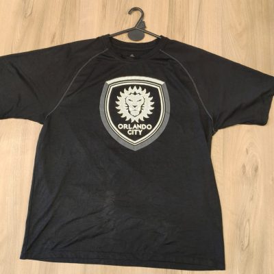 Remera deportiva Adidas