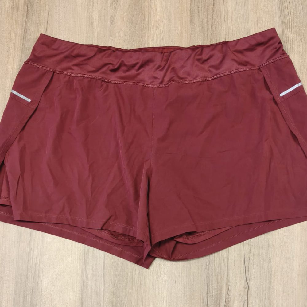 Short tipo pollera con calza