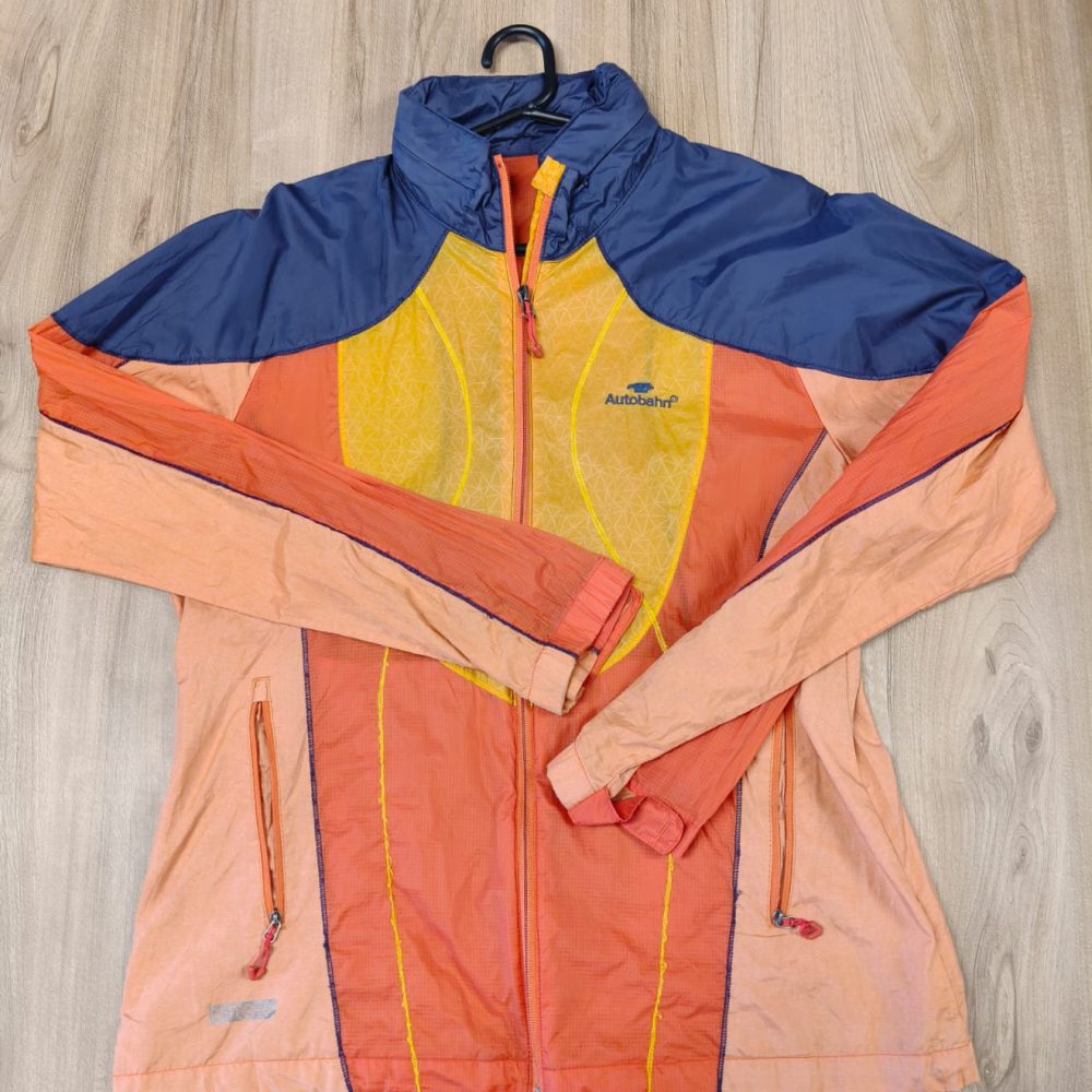 Campera rompevientos