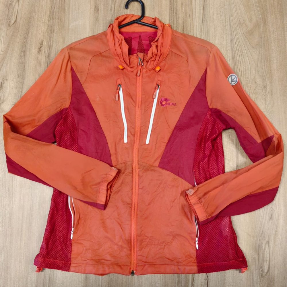Campera rompevientos