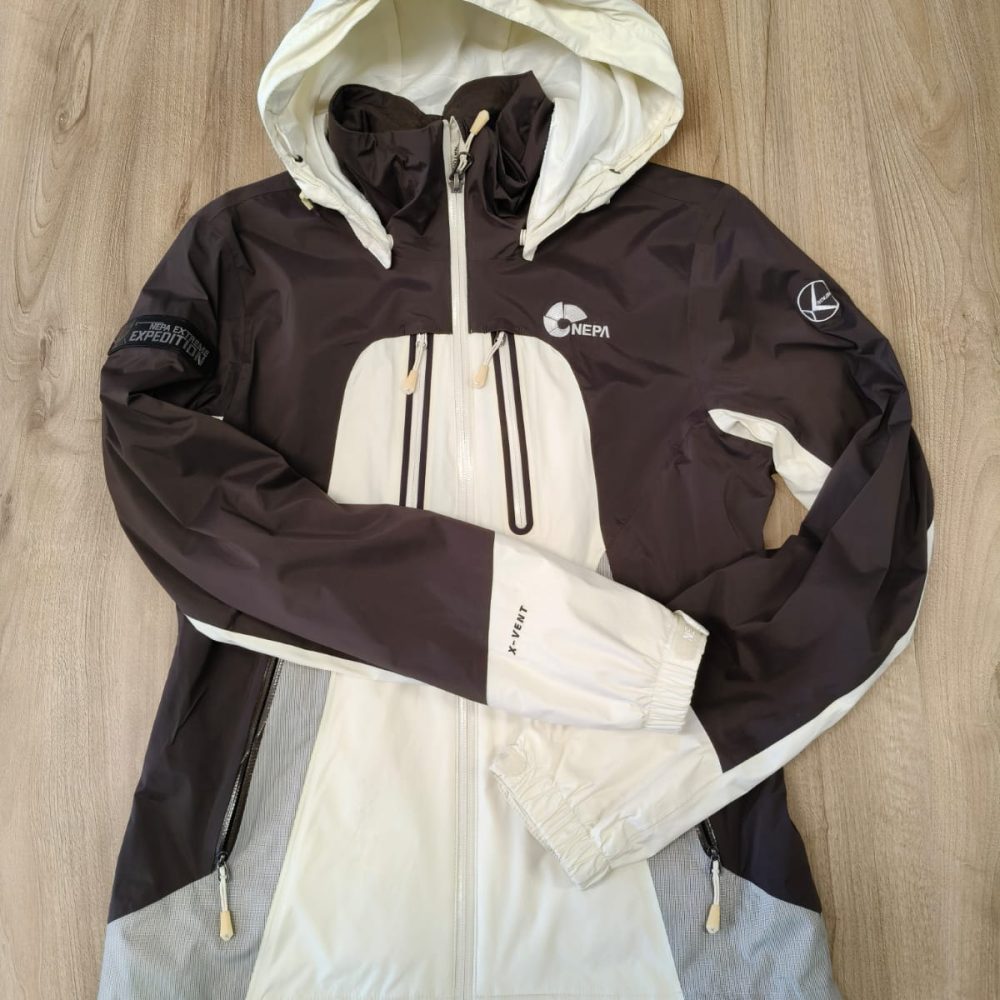 Campera rompevientos de montaña
